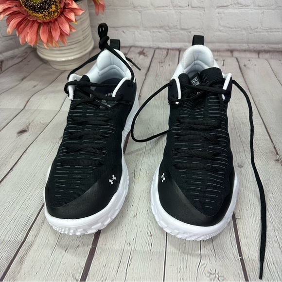 NIB UA W flow ace low top sneaker volleyball court black white womens - Picture 2 of 9